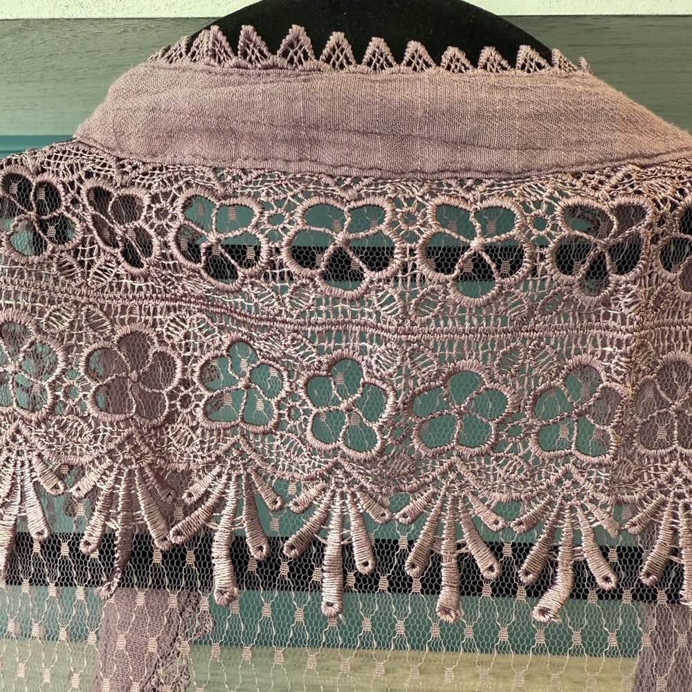 Perch by Blu Pepper Women’s Embroidery and Lace Sleeveless Blouse - Size 2XL - Picture 4 of 6